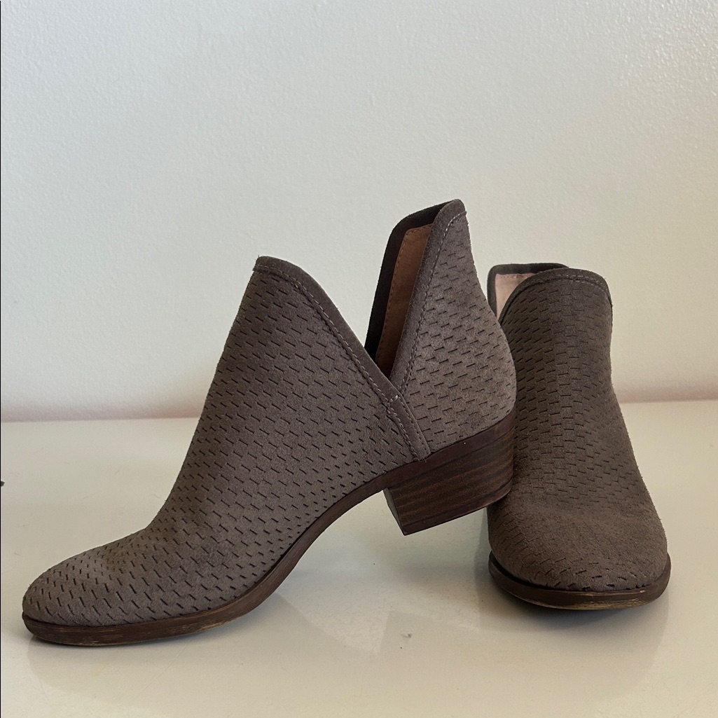 Lucky Brand Textured Brown Ankle Booties